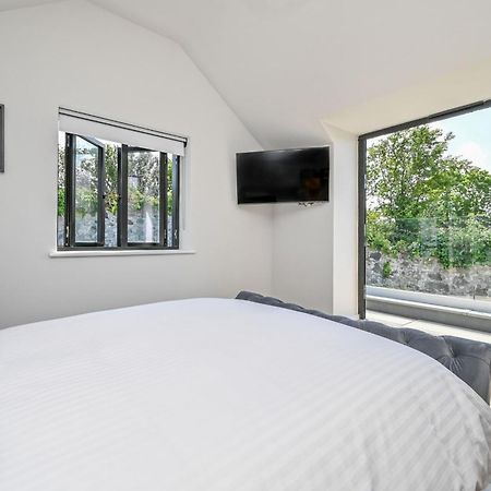 1 The Nest - Luxury Modern House Nr Beach & Bars With Sea Views & Free Parking Villa ชาร์ลสทาวน์ ภายนอก รูปภาพ